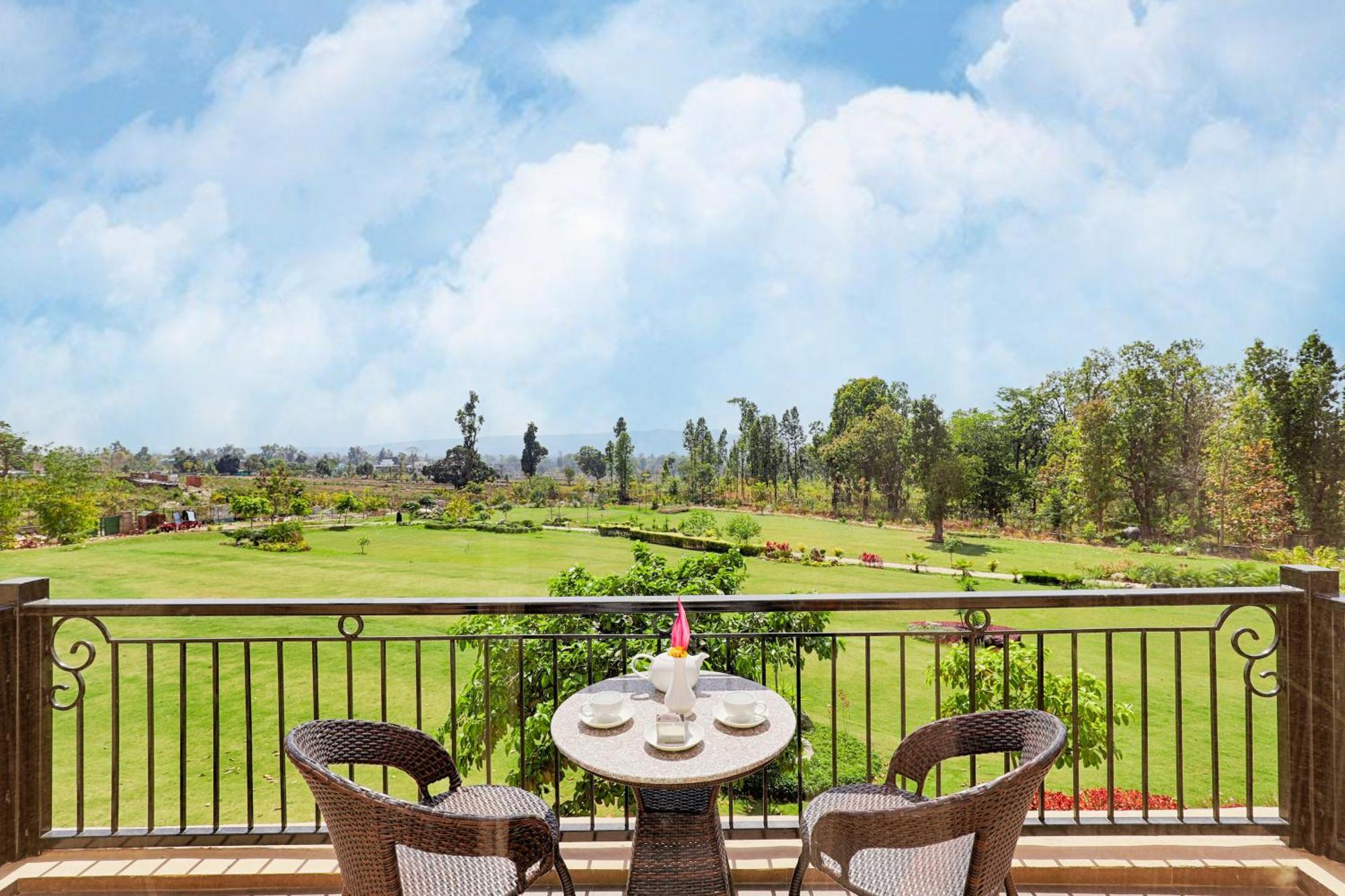 Club Mahindra Patkote Hotell Nainital Exteriör bild