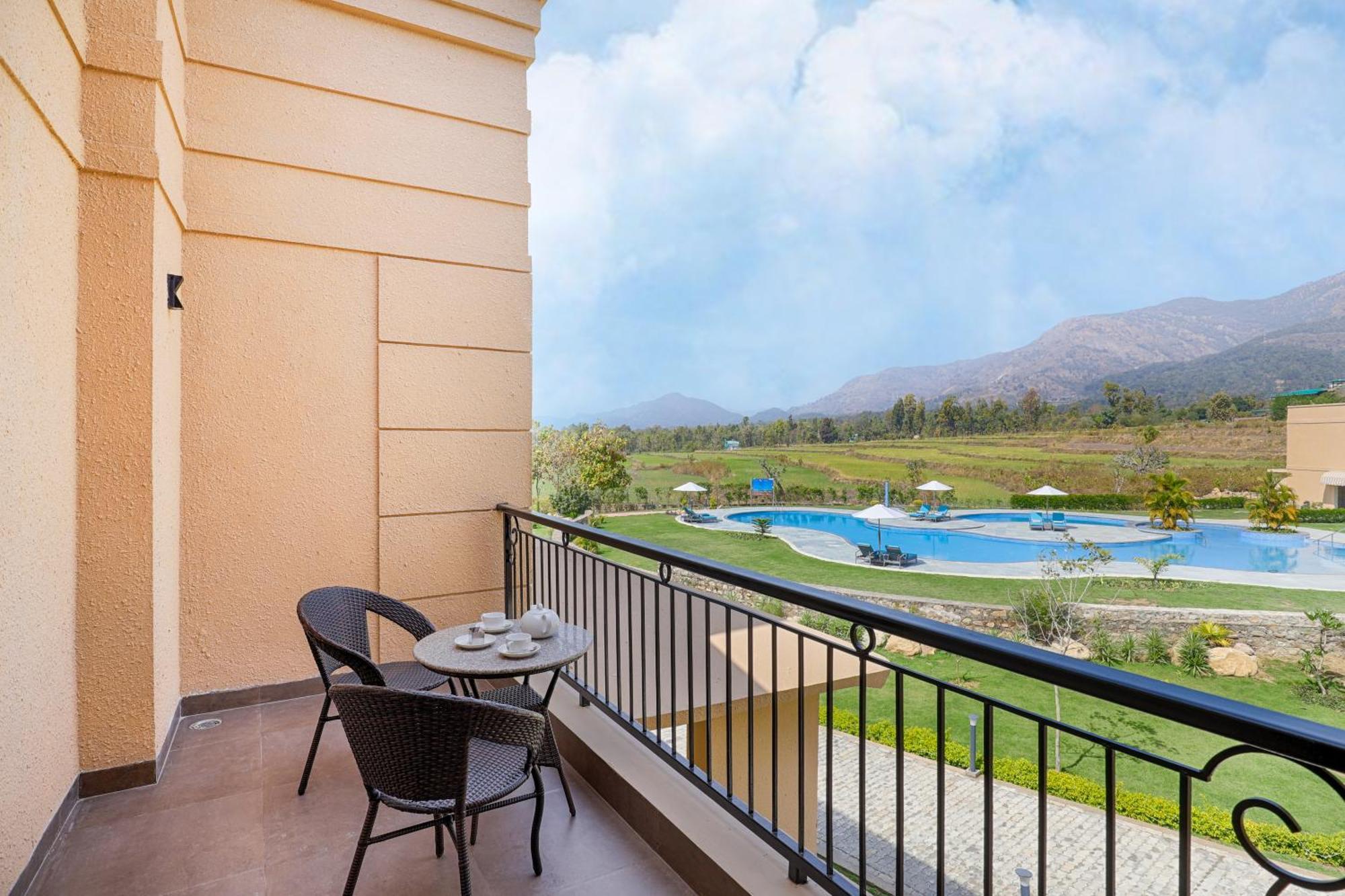 Club Mahindra Patkote Hotell Nainital Exteriör bild