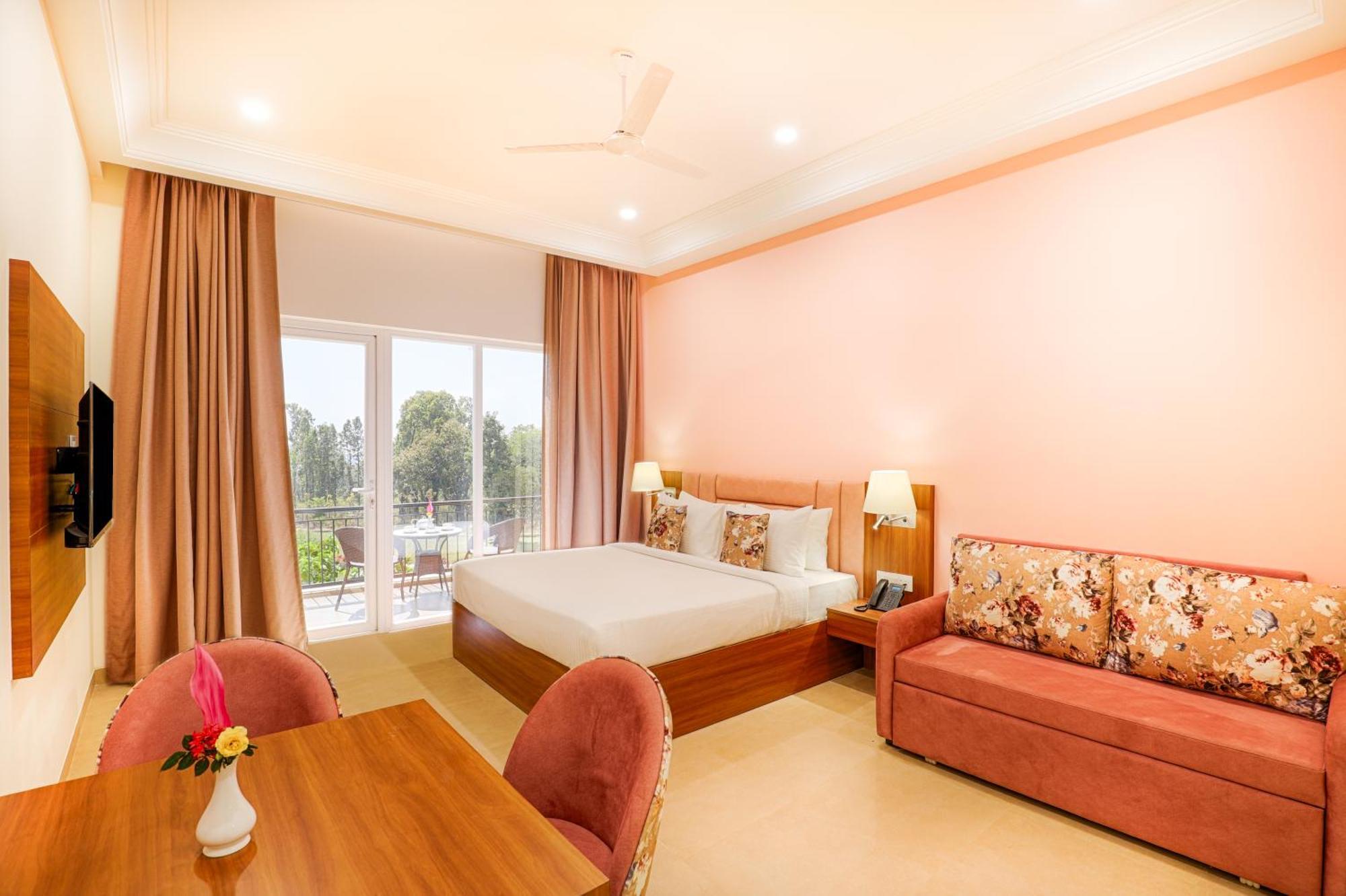 Club Mahindra Patkote Hotell Nainital Exteriör bild