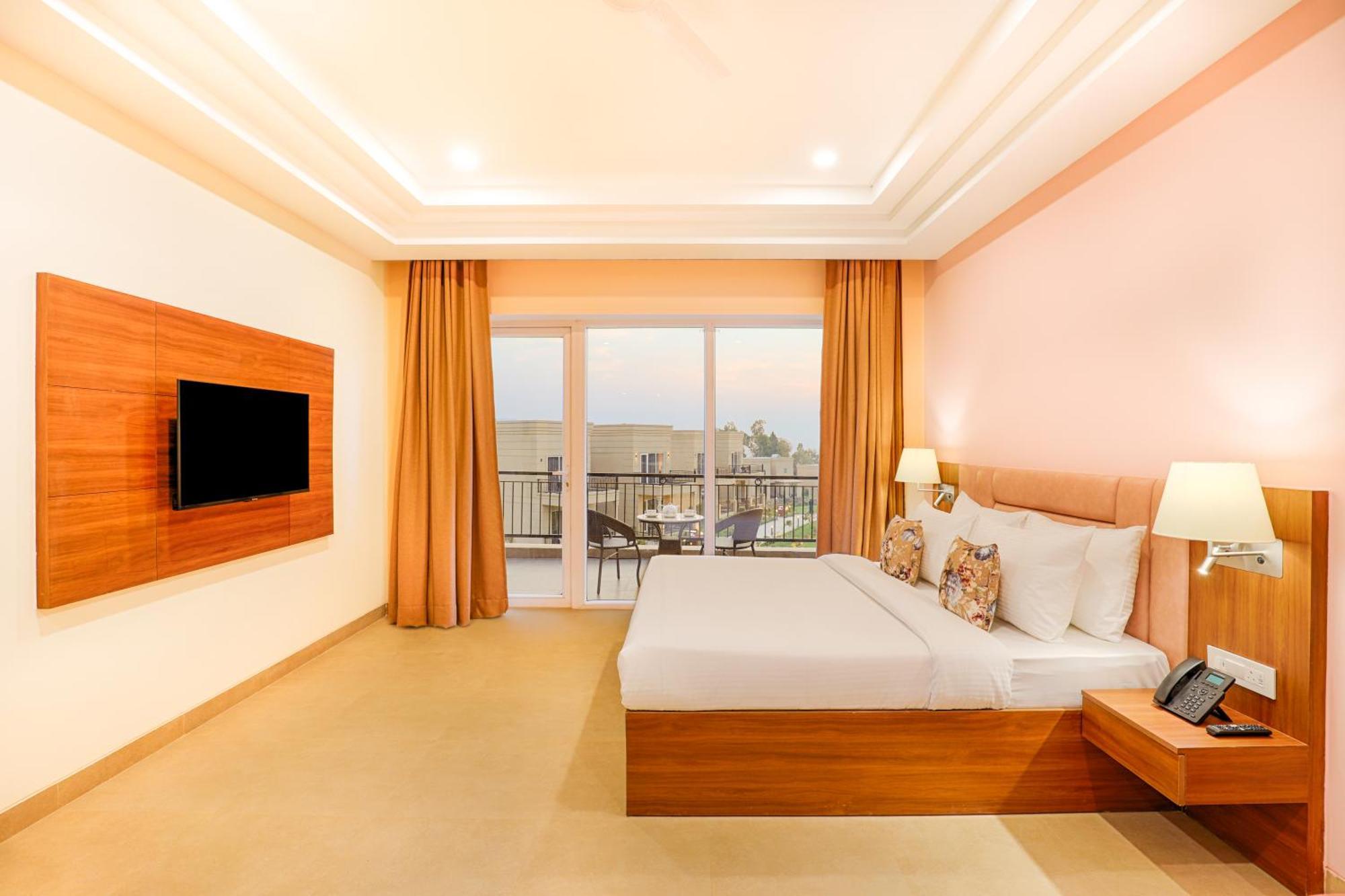 Club Mahindra Patkote Hotell Nainital Exteriör bild
